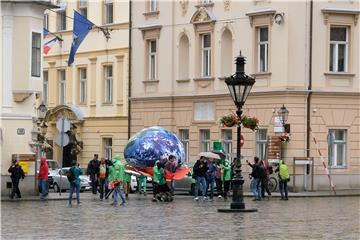 Greenpeace ispred Hrvatskog sabora