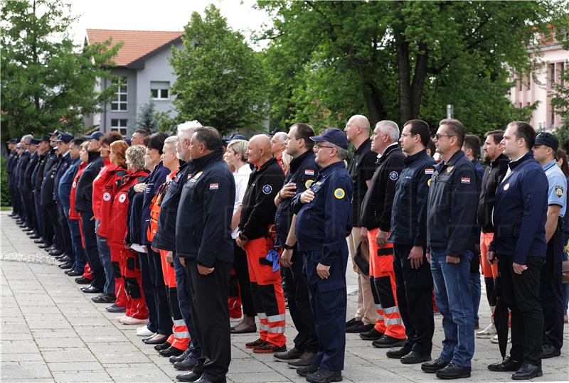 Postrojeni pripadnici i tehnike Stožera civilne zaštite Zagrebačke županije