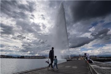 SWITZERLAND JET EAU FOUNTAIN