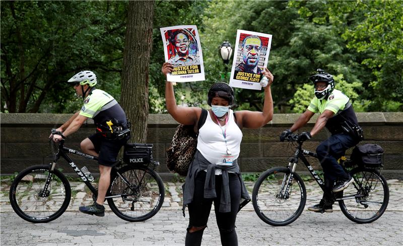 epaselect USA NEW YORK PROTEST OVER GEORGE FLOYD DEATH