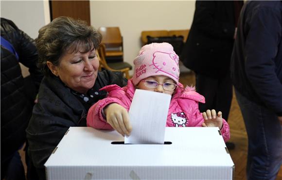 Izbori: Epidemiološke prilike određuju i pravila za promatrače 