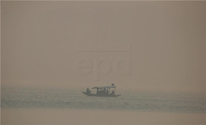 50.000 godina staro jezero u Indiji postalo ružičasto