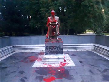 ITALY MONTANELLI STATUE SMEARED