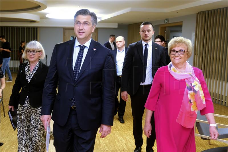 Plenković otvorio simpozij Hrvatskog saveza udruga osoba s tjelesnim invaliditetom