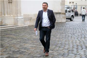 Lacković: Mogu surađivati i s lijevima i s desnima