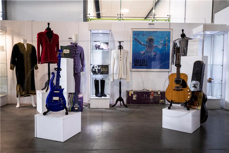 USA MUSIC ICONS AUCTION