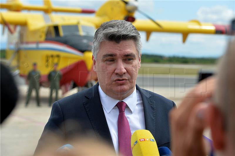 Milanović na svečanosti dodjele letačkog znaka kadetima 24. naraštaja vojnih pilota