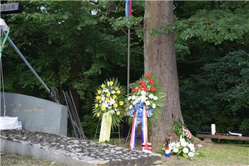 U šumi Lug odana počast žrtvama jugokomunističkog režima