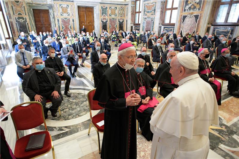 VATICAN POPE HEALTH WORKERS