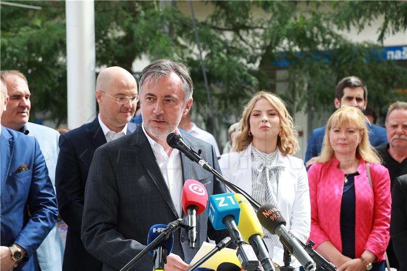 Skoro: Ex-president, PM and parliament speaker launched "middle-finger coalition"