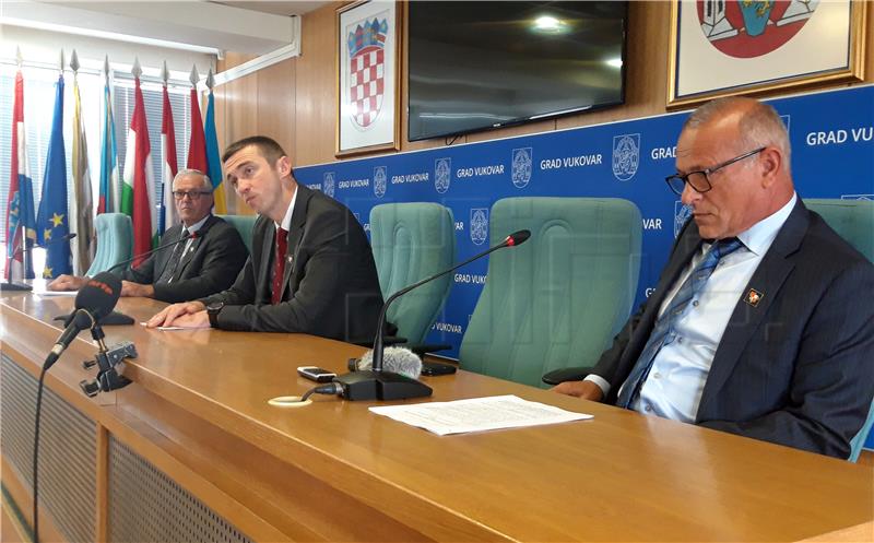 Vukovar mayor: HDZ, SDSS subsist at the expense of Vukovar