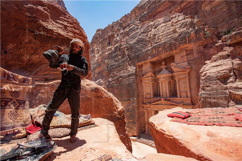 JORDAN TOURISM PETRA MONUMENT