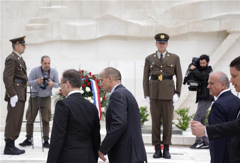 Wreaths laid at Mirogoj cemetery for Antifascist Struggle Day