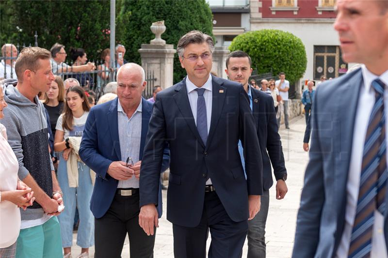 Plenković odgovorio Bernardiću: Nema kvadratomanije, šef SDP-a nije dobro čitao