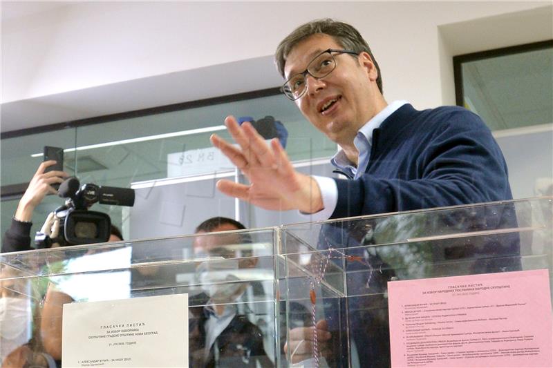 Vučićev SNS pred uvjerljivom pobjedom - neslužbeni rezultati