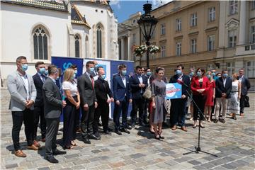 Konferencija za medije koalicija stranka s Imenom i Prezimenom, Pametno i Fokus