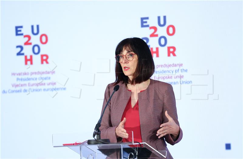 Divjak: EU countries to invest more in digital transformation next year