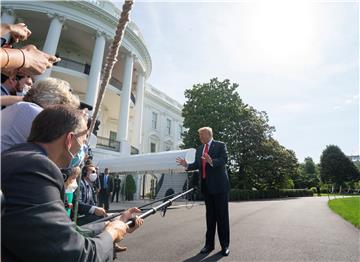 Trump posjetio zid u Arizoni u kojoj raste broj zaraženih