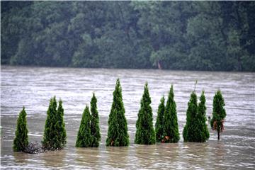 Poplave u Ukrajini: Troje poginulo, stotine evakuirane