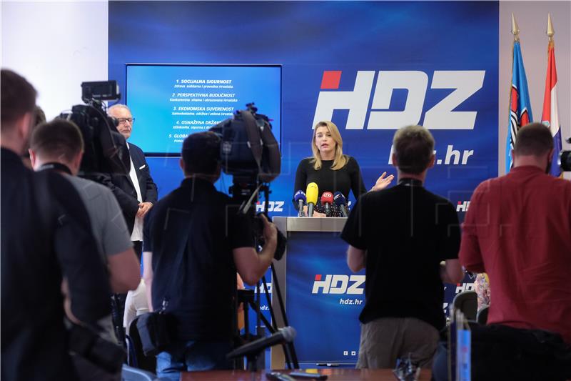 Konferencija za medije Davora Božinovića i Nikoline Brnjac