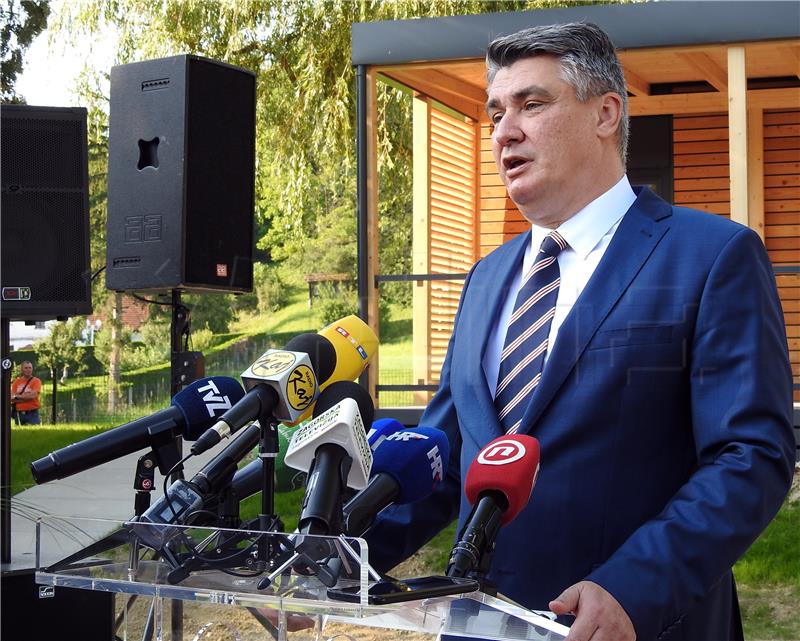 Milanovic says his statement about three entities in BiH slip of tongue