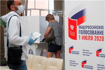 RUSSIA VOTING CONSTITUTIONAL AMENDMENTS