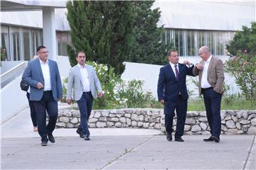 Ministar Beroš na primopredaji ultrazvučnog uređaja u OB Dubrovnik