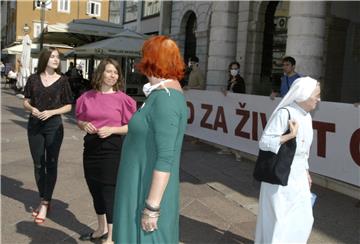 Rijeka: Tiskovna konferencija na temu " Hod za život tgazi žene " 