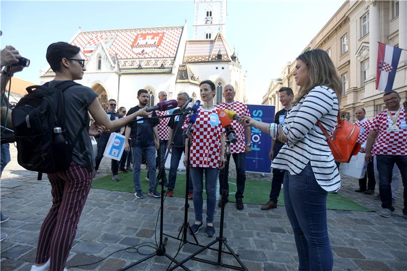  Konferencija za medije koalicije Stranke s imenom i prezimenom, Pametno i Fokus