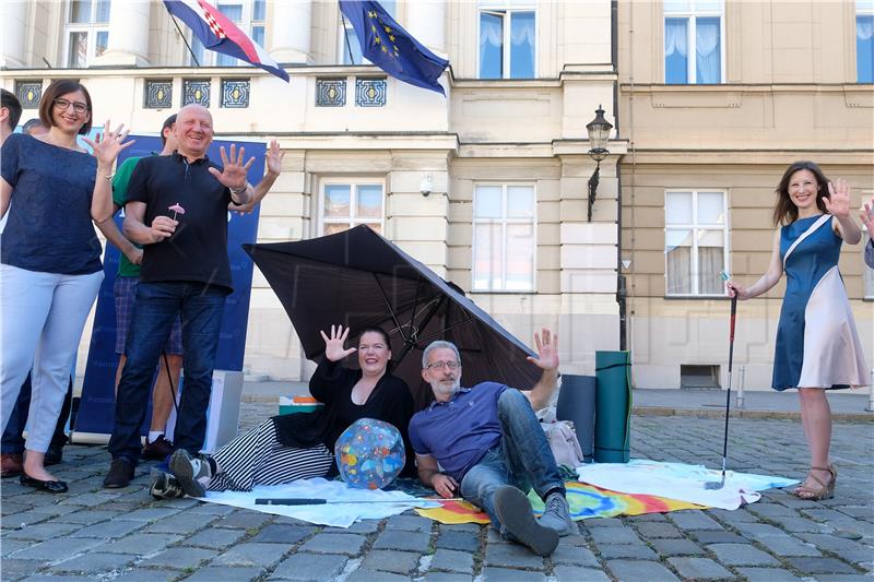 Ljeto na Markovom trgu sa strankom s Imenon i Prezimenom