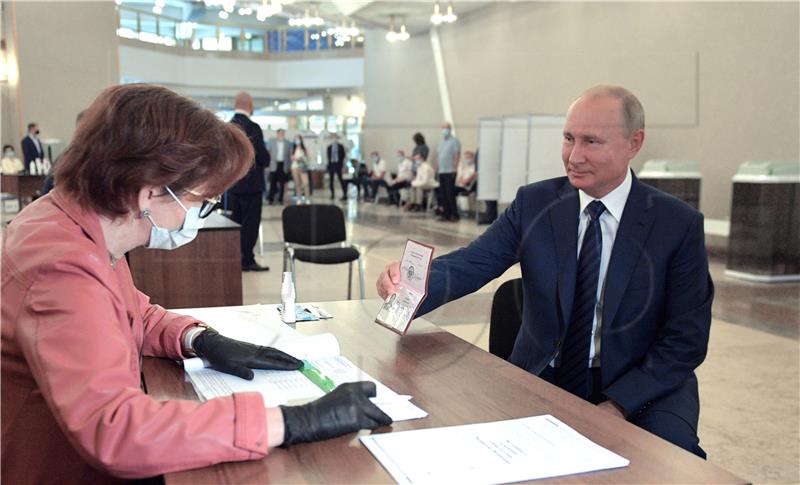 Putin pred pobjedom na referendumu koji mu omogućuje ostanak na vlasti do 2036.