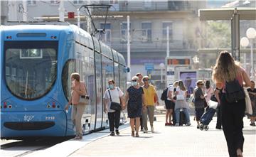 Tramvaji ponovo voze Trgom bana Jelačića