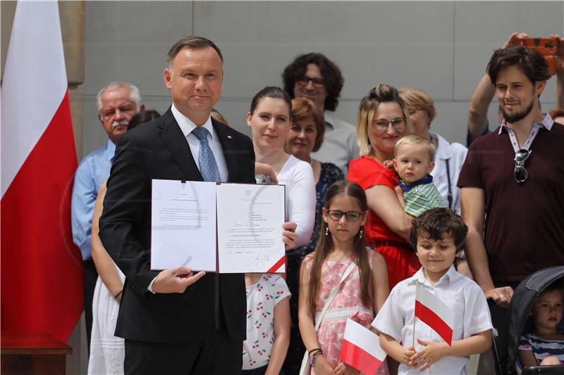 POLAND HUMAN RIGHTS CONSTITUTION ADOPTION PROHIBITION