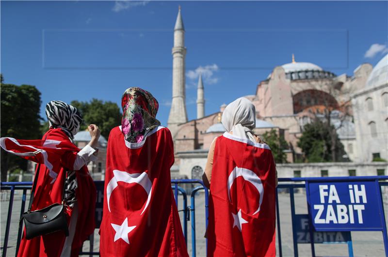 Turska pretvorila drevnu Aju Sofiju u džamiju  