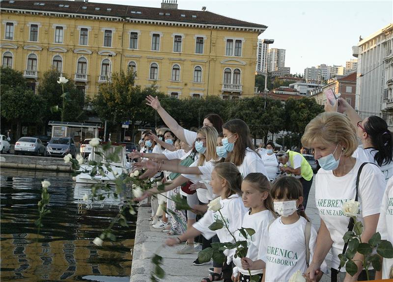 Split, Rijeka hold commemorative walk to mark 25th anniversary of Srebrenica genocide