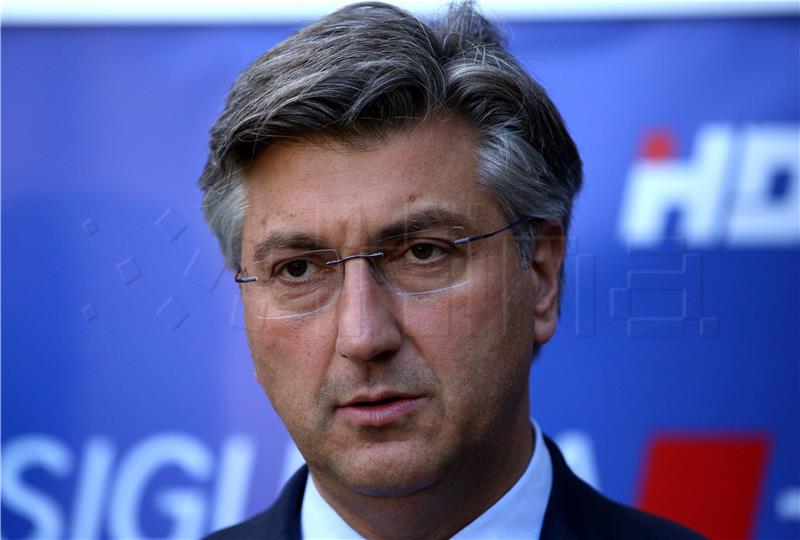 Plenkovic bringing Milanovic signatures supporting him as PM-designate on Thursday