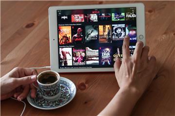 Netflixovi prihodi poskočili za četvrtinu u jeku koronakrize