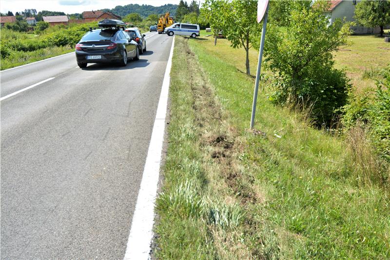 U prevrtanju slovenskog autobusa lakše ozlijeđeno šest osoba