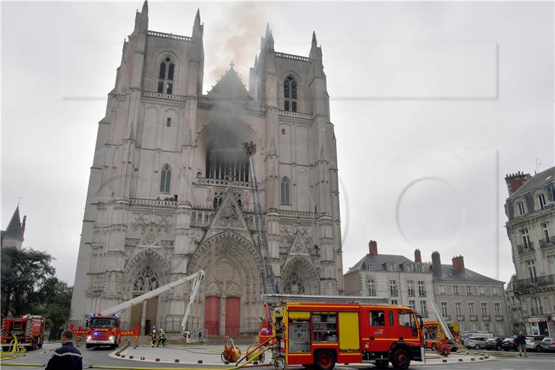 FRANCE FIRE CATHEDRAL