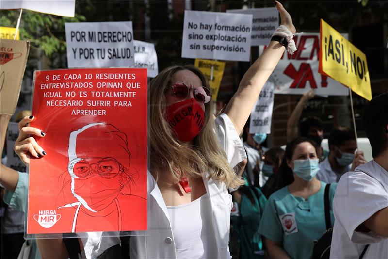 SPAIN RESIDENTS PROTEST