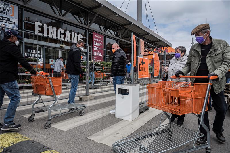 U Austriji ponovno obavezno nošenje maski u supermarketima i bankama