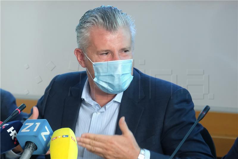 Davor Šuker donirao medicinski uređaj NZ "Dr. Andrija Štampar"