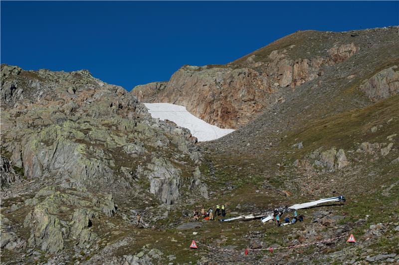 U švicarskim Alpama pao mali zrakoplov, četvero poginulih