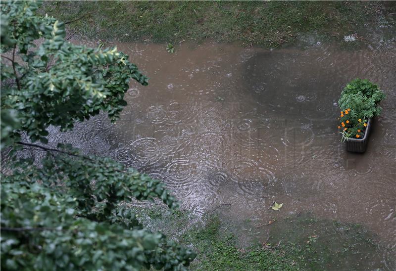 Zbog nevremena u Zagrebu 41 vatrogasna intervencija, poplavljena i Klaićeva