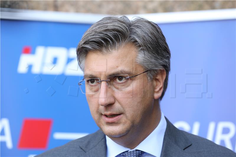 PM calls accusations against COVID response team 'recycling of topics'