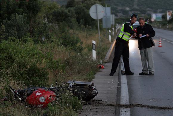  U prometnoj nesreći na  Braču teško ozlijeđen  motociklist