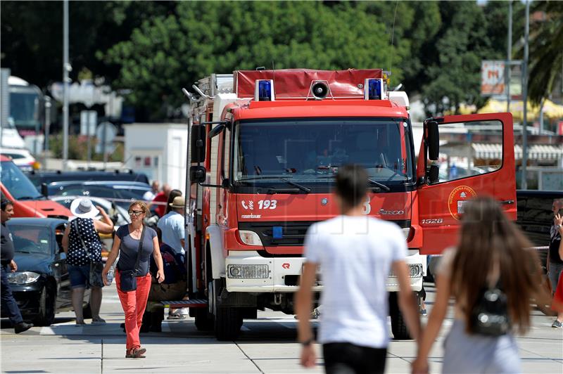 Požar na Rivi, izgorjelo 10 motora