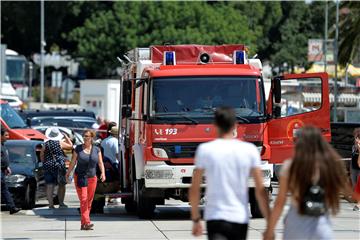 Požar na Rivi, izgorjelo 10 motora