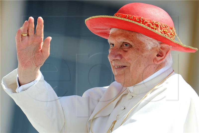 (FILE) ITALY VATICAN POPE HEALTH