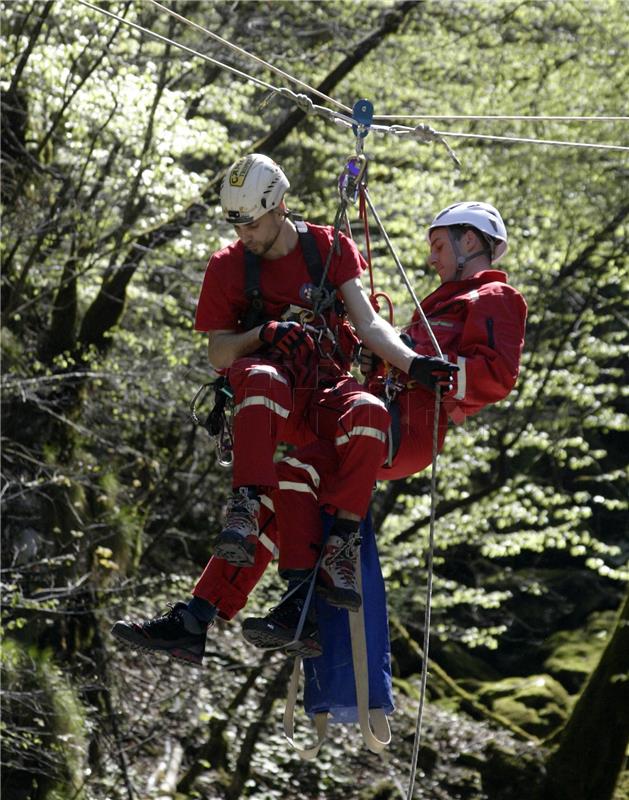 HGSS traga za mlađom ženskom osobom u blizini Drniša